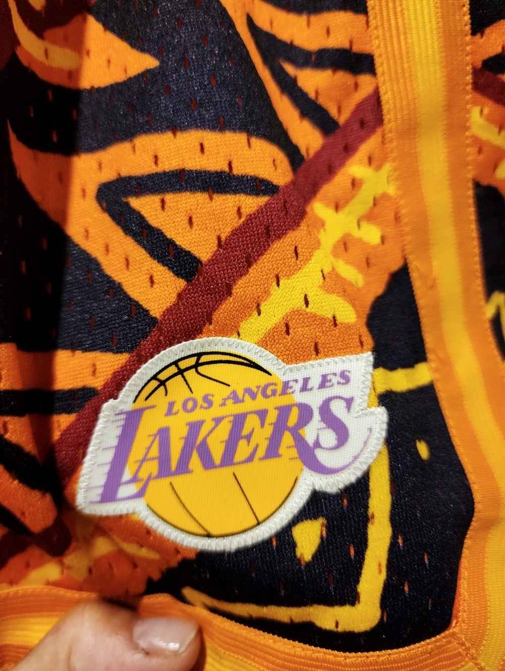 NBA HARDWOOD CLASSICS Mitchell & NESS Lakers Game Day Tribal Pattern Shorts -XXL - Picture 12 of 15